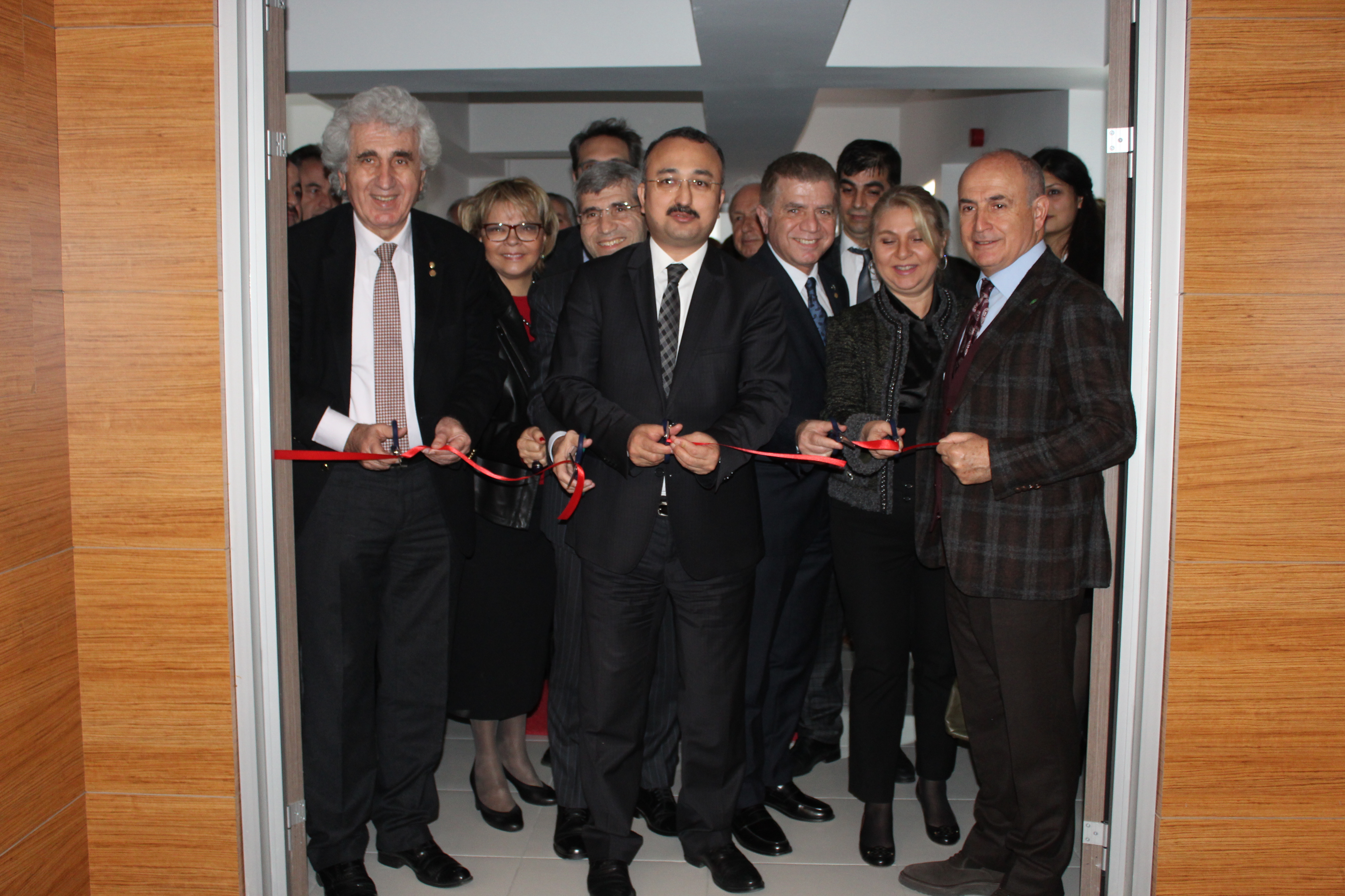  Ömer Duruk Konferans Salonu, İlçe Kaymakamı Dr. Mehmet ÖZEL tarafından açılışı yapılarak hizmete açıldı.